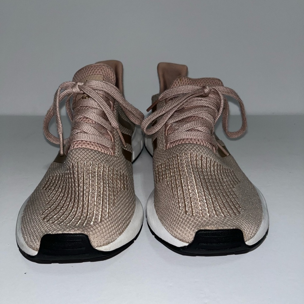 Adidas Swift Run Ash Pearl
